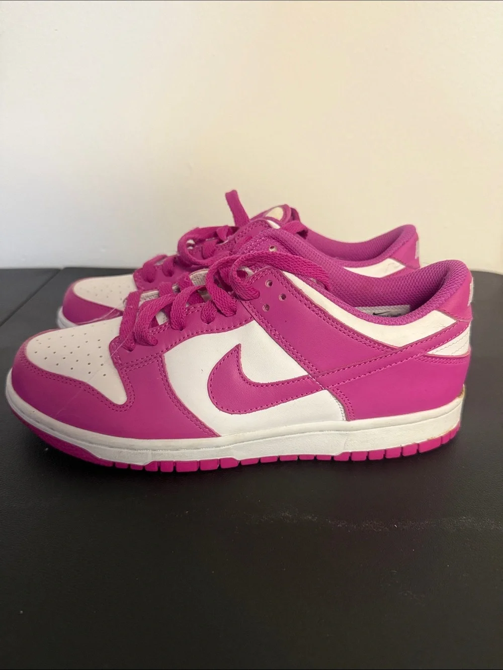 Nike Kids Low-Top Sneakers — Magenta & White